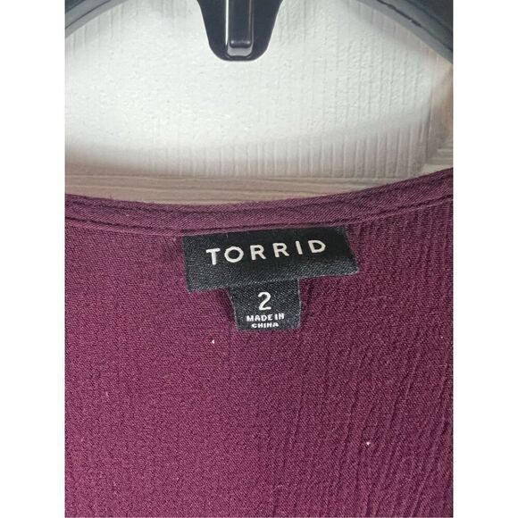 Torrid Womens Burgundy Blouse Size 2 - Picture 2 of 4